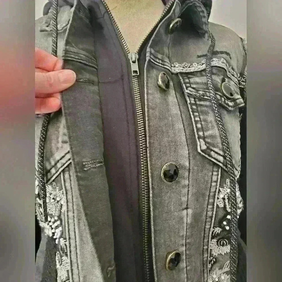 DESIGUAL denim jacket with sporty cuffs. Size 34 (size 2  US) - Picture 7 of 13